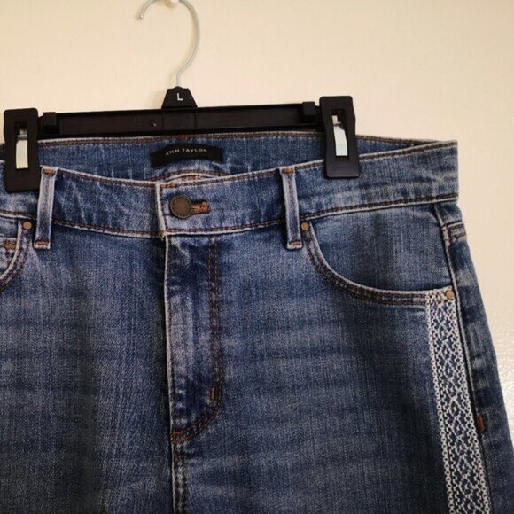NEW Ann Taylor Straight Crop Jeans High Rise Embroidered Stripe Blue Size 2 - Picture 2 of 5